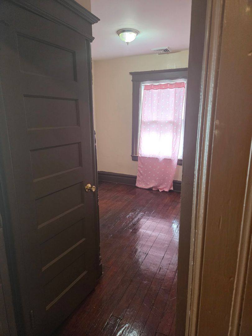 Apartment for rent at 20-22 Rockland Terrace, Newark, NJ 07106