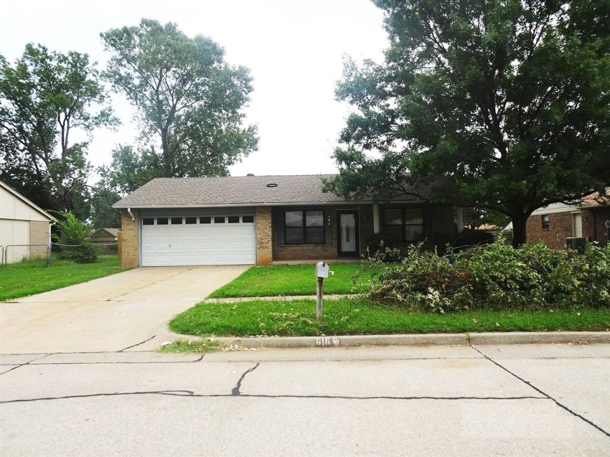 House for rent at 616 N Ramblin Oaks Dr, Oklahoma City, OK 73160