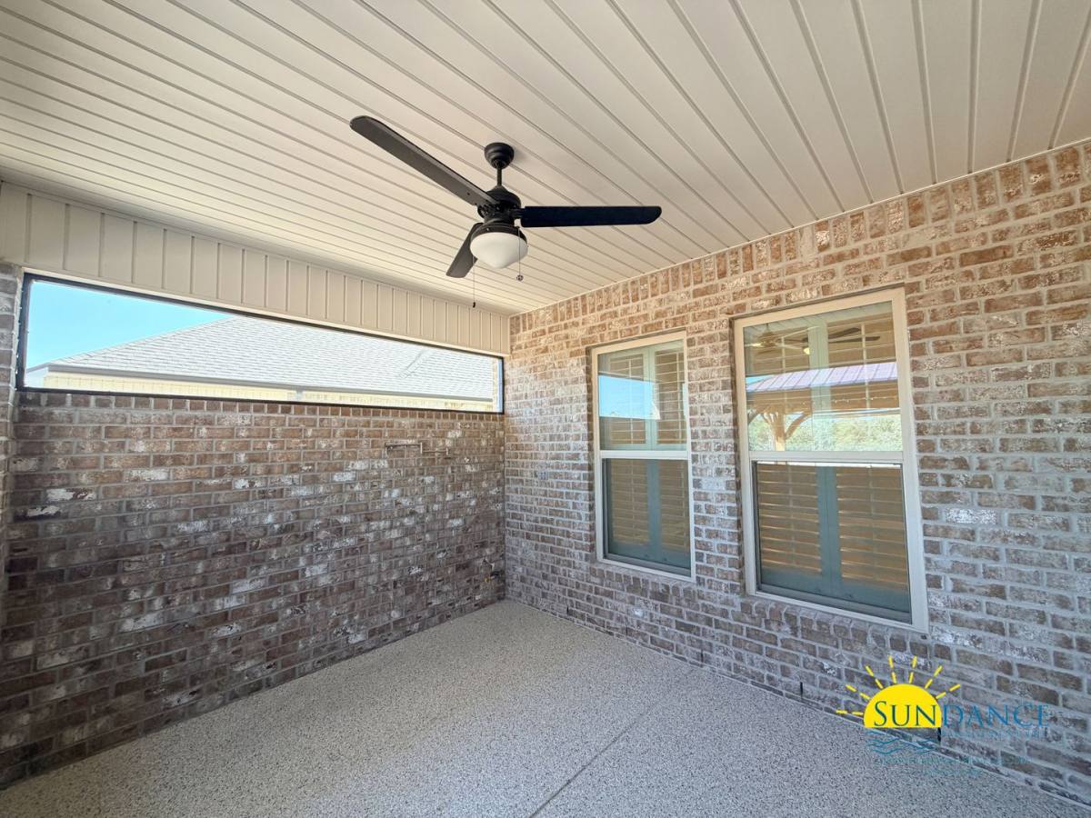 House for rent at 215 Hydrangea Blvd, Freeport, FL 32439