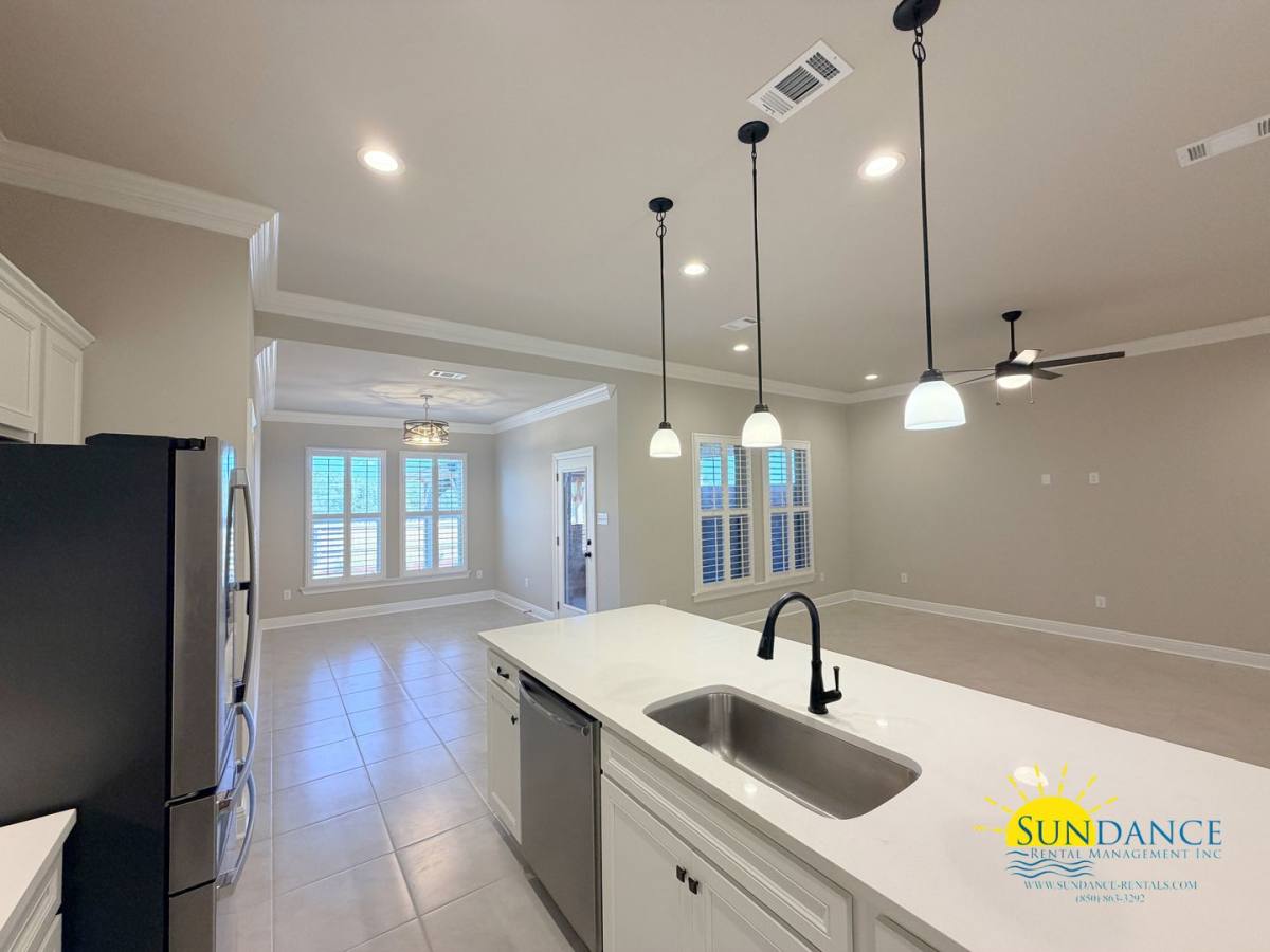 House for rent at 215 Hydrangea Blvd, Freeport, FL 32439
