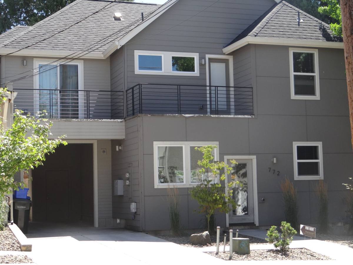 Apartment for rent at 1908 Alder, Eugene, OR 97405