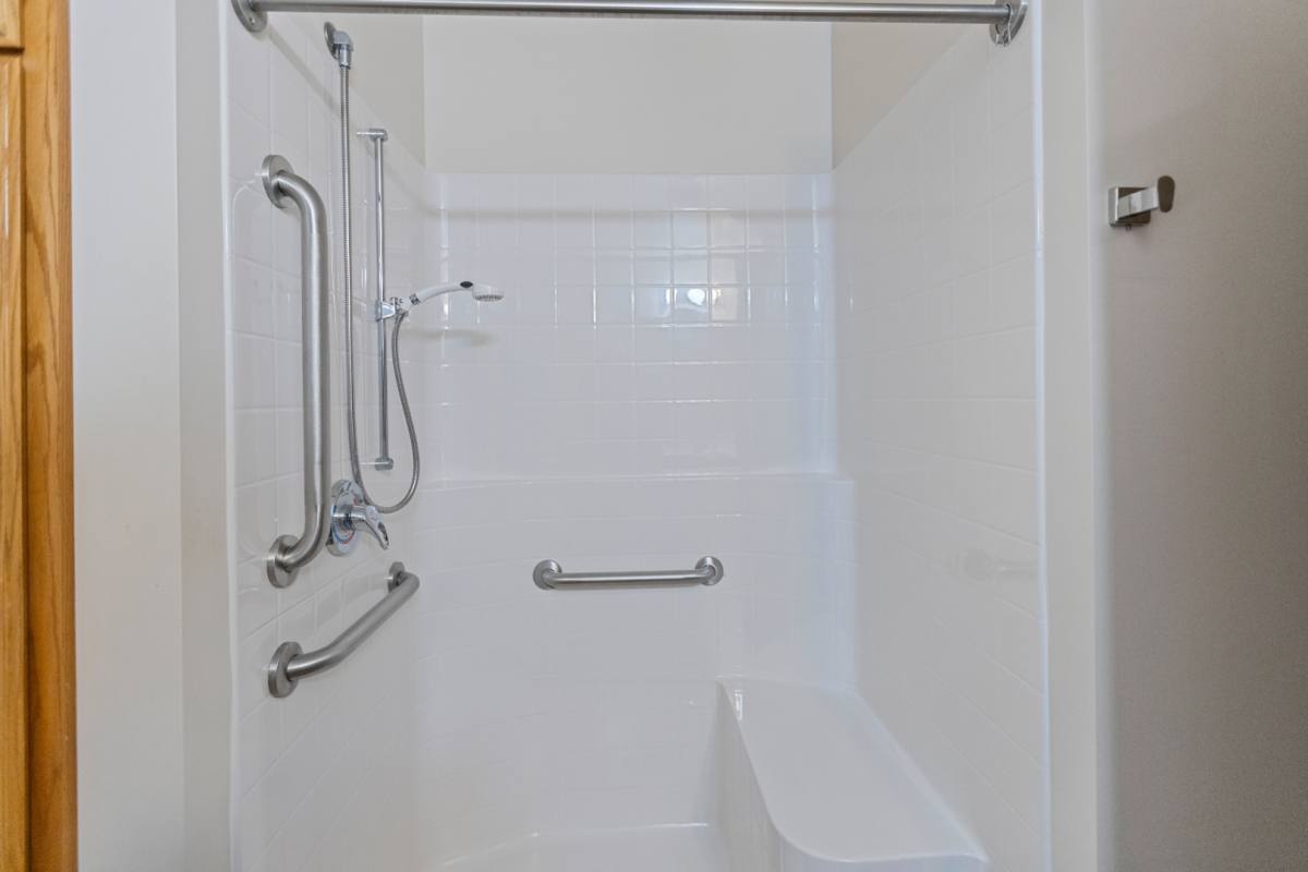 Apartment for rent at 215 Huseth St, Kenyon, MN 55946