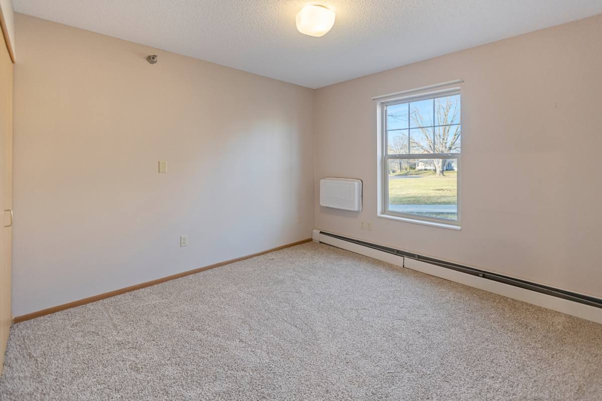 Apartment for rent at 215 Huseth St, Kenyon, MN 55946