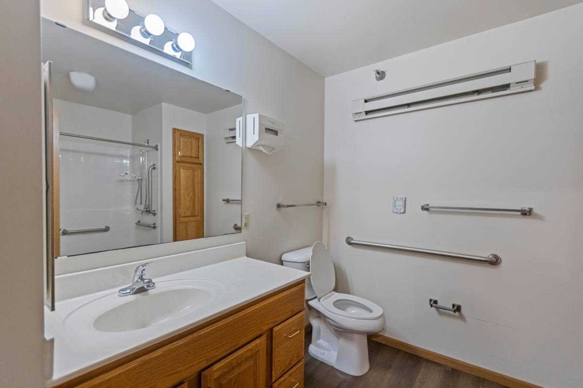 Apartment for rent at 215 Huseth St, Kenyon, MN 55946