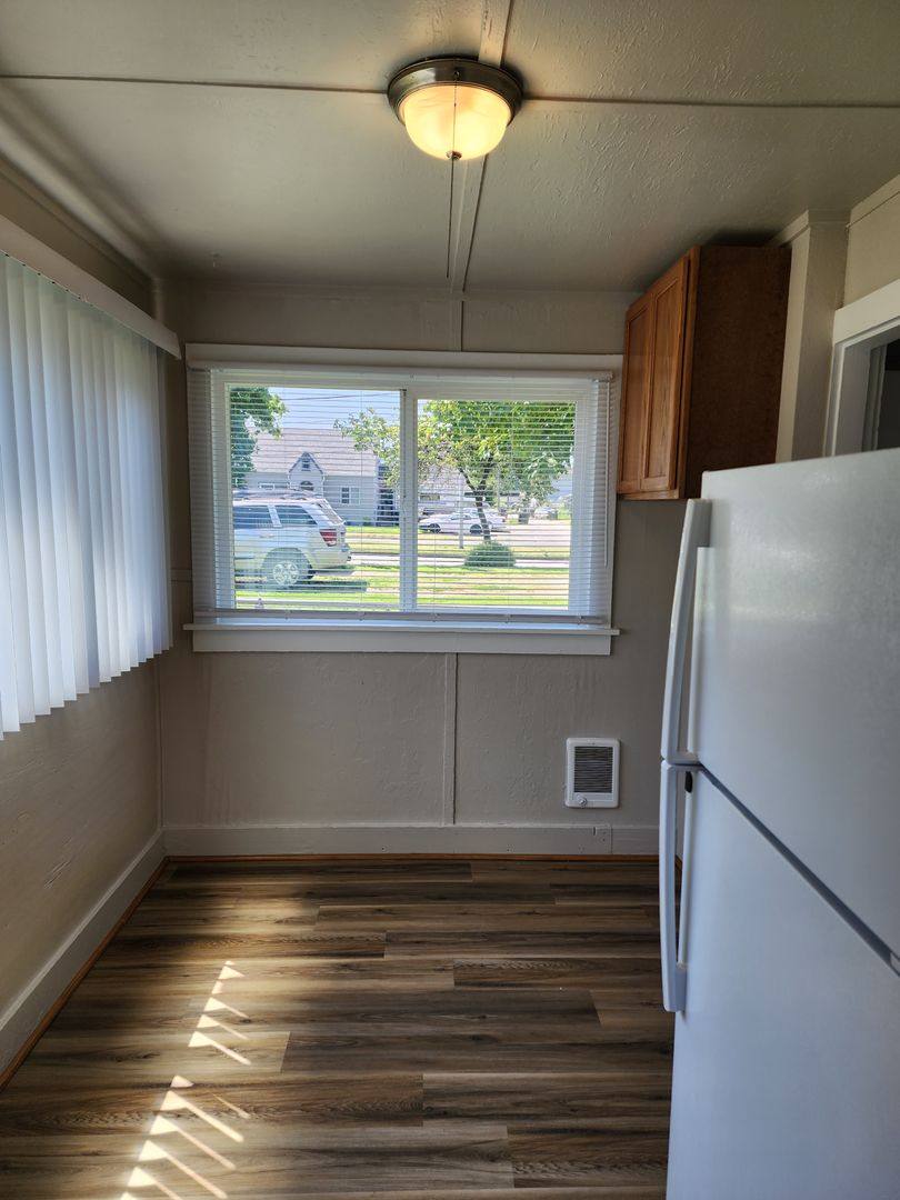 Apartment for rent at 421 17th Ave, Longview, WA 98632