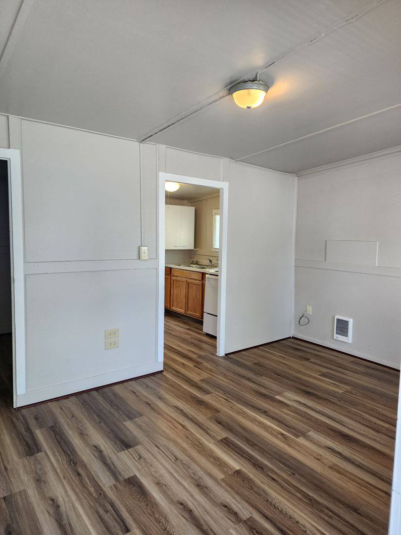 Apartment for rent at 421 17th Ave, Longview, WA 98632