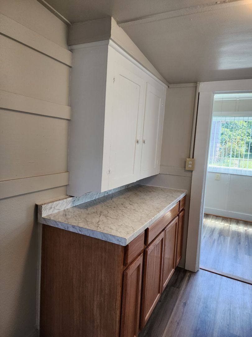 Apartment for rent at 421 17th Ave, Longview, WA 98632