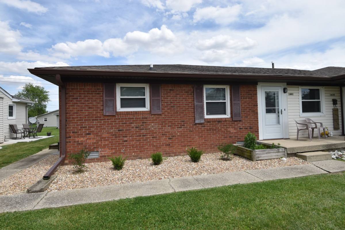 Apartment for rent at 1439-1441 Coachlite Dr, Greenfield, IN 46140