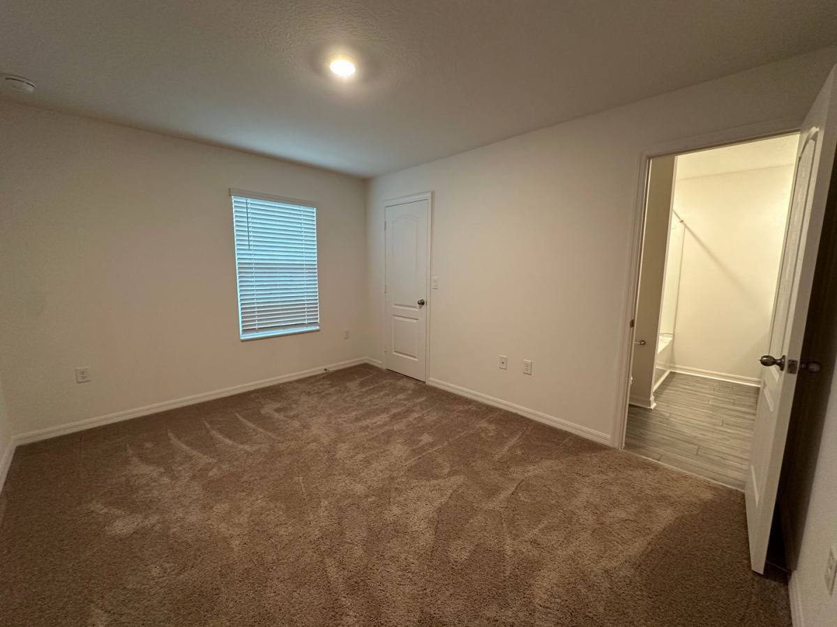 Townhouse for rent at 1604 Wynford Circle, Tavares, FL 32778