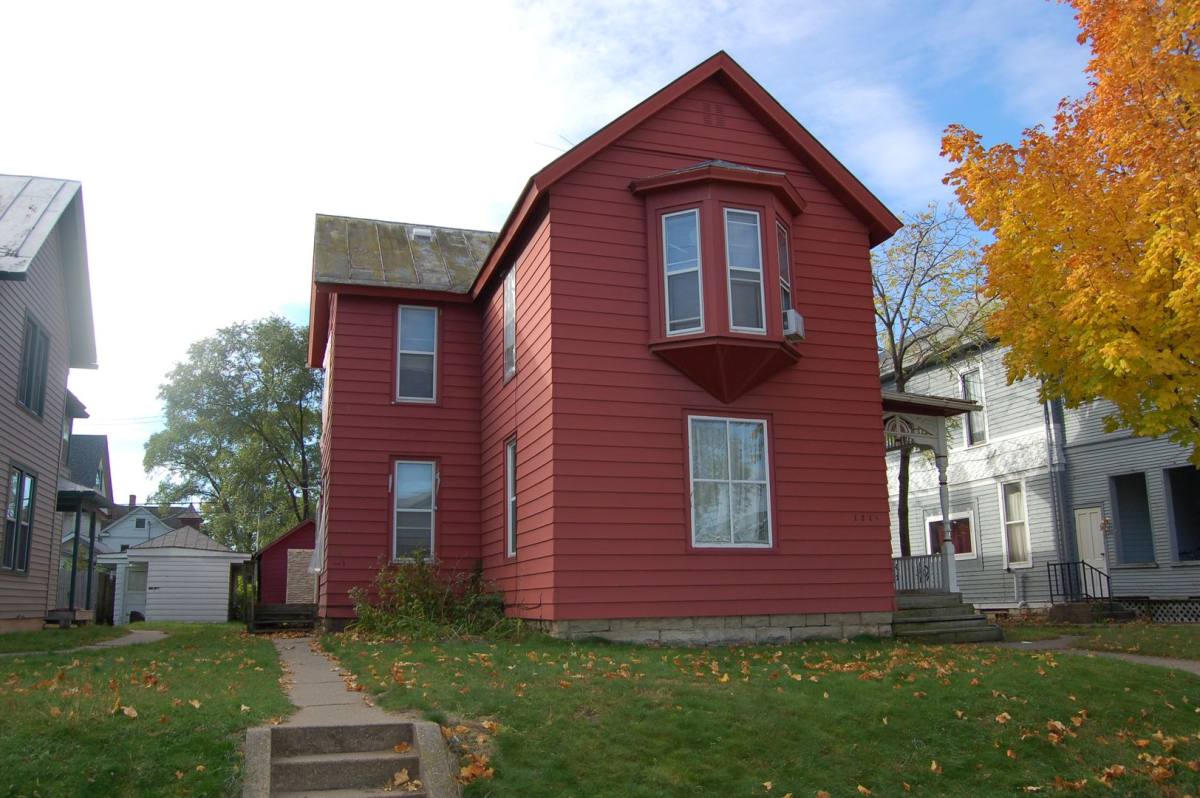 Apartment for rent at 1216 State St, La Crosse, WI 54601