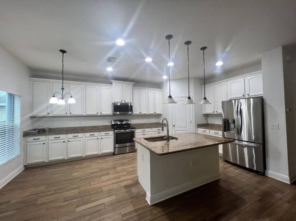 House for rent at 1133 14th St N, Saint Petersburg, FL 33705