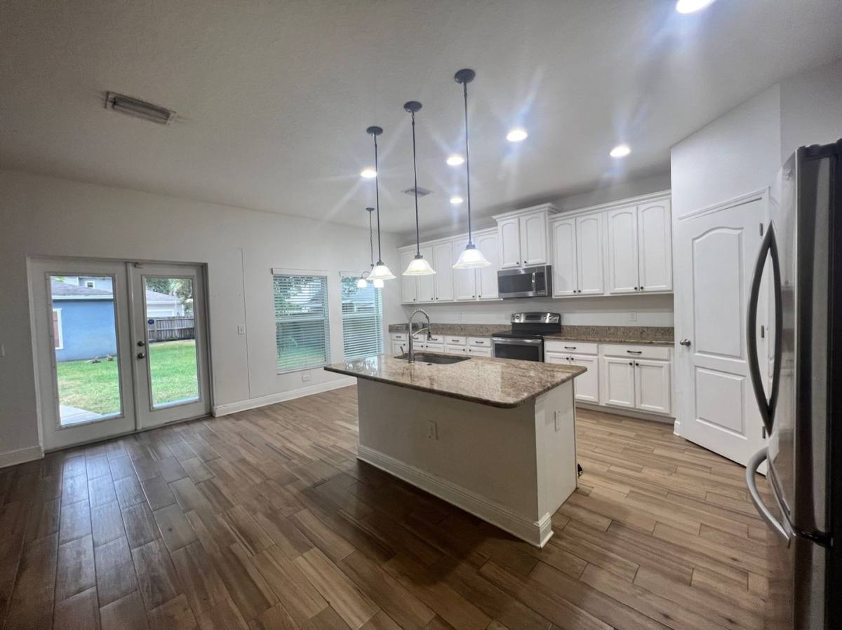 House for rent at 1133 14th St N, Saint Petersburg, FL 33705