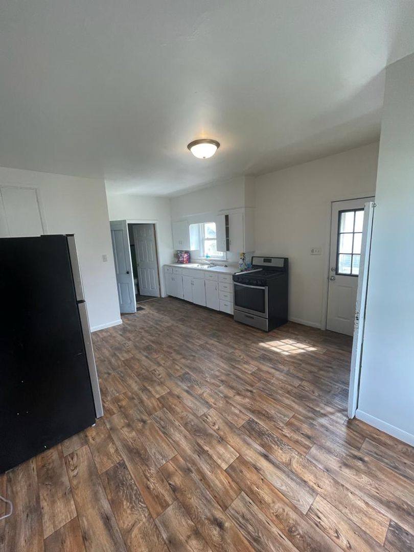 House for rent at 103 E 7th St, Mishawaka, IN 46544