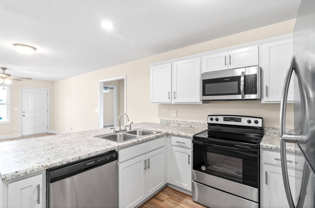 Apartment for rent at 9550 Russellville Rd, Guthrie, KY 42234