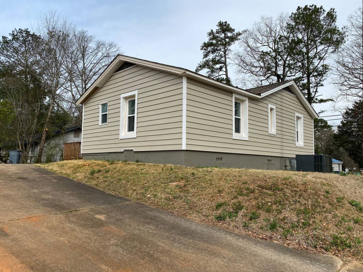 House for rent at 701 W Walnut St, Sylacauga, AL 35150
