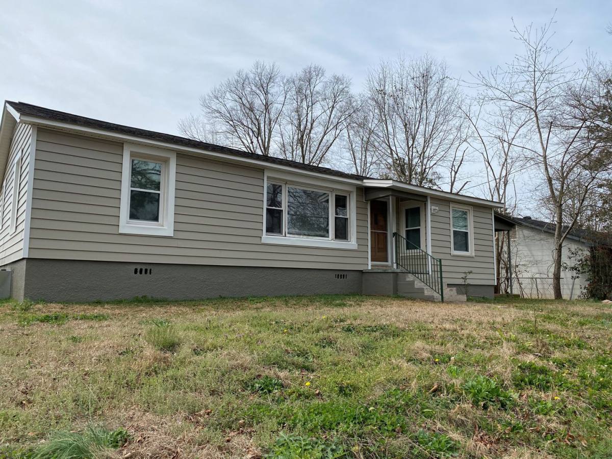 House for rent at 701 W Walnut St, Sylacauga, AL 35150