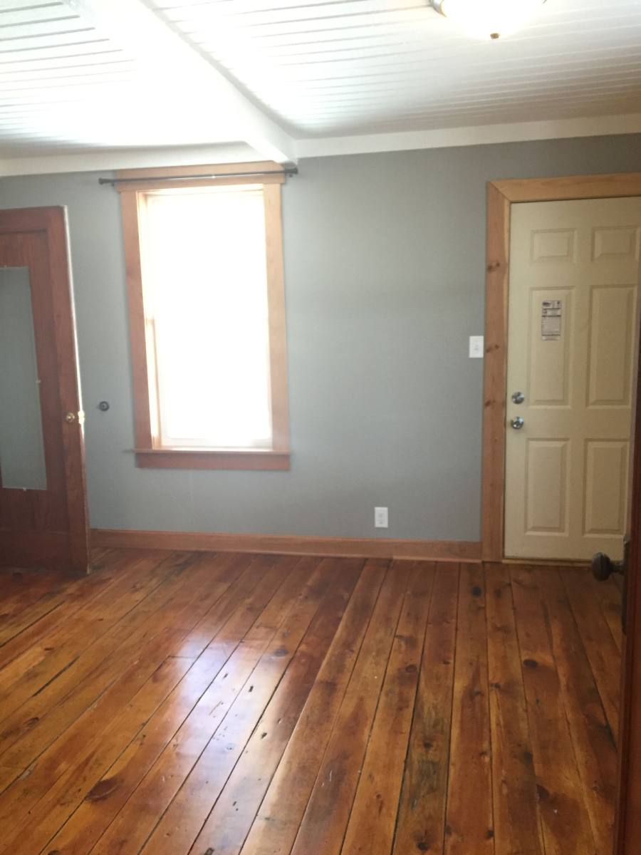 Apartment for rent at 920 1 2 E, Duluth, MN 55805