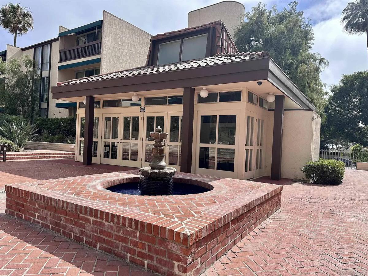 House for rent at 6455 La Jolla Blvd, La Jolla, CA 92037
