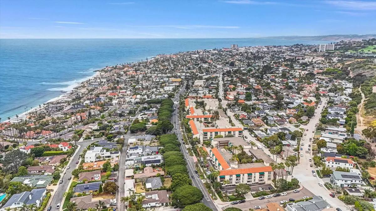 House for rent at 6455 La Jolla Blvd, La Jolla, CA 92037