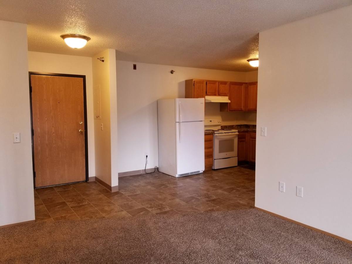 Apartment for rent at 4010 University Ave, Des Moines, IA 50311