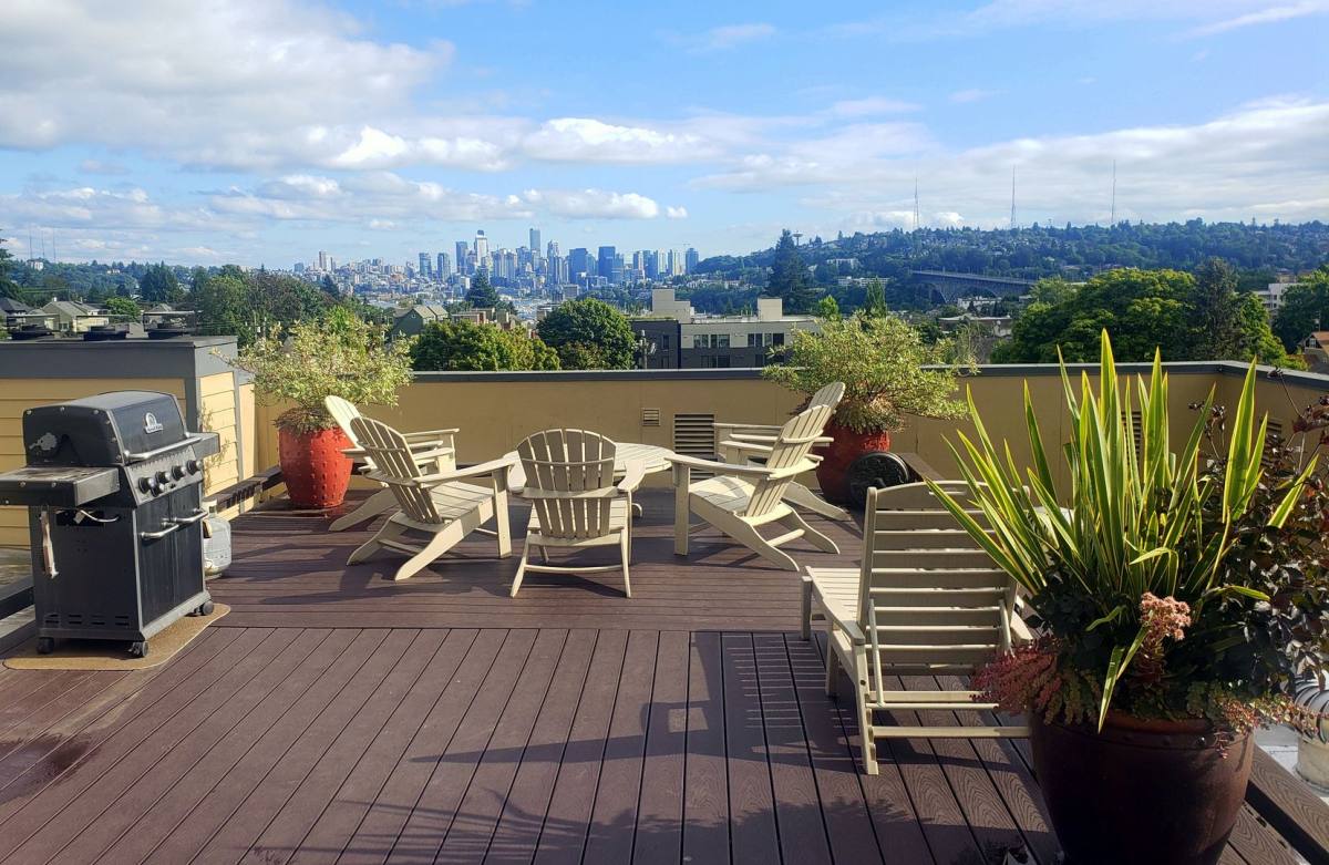 Apartment for rent at 4213 Stone Way N, Seattle, WA 98103