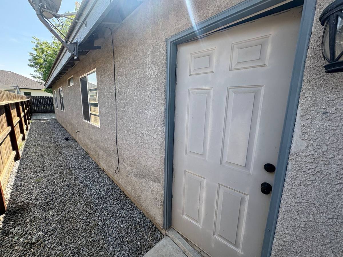 House for rent at 1040 N Sumter Court, Visalia, CA 93292