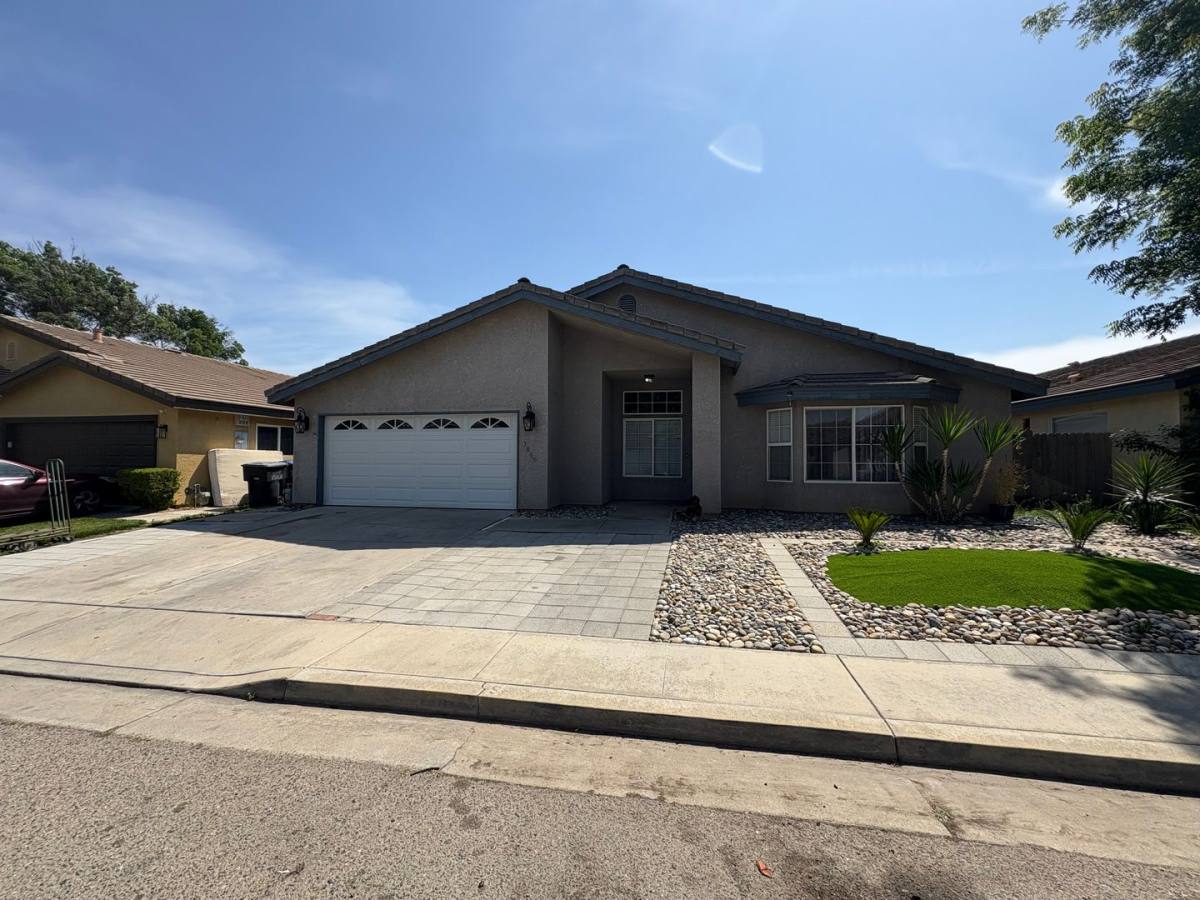 House for rent at 1040 N Sumter Court, Visalia, CA 93292