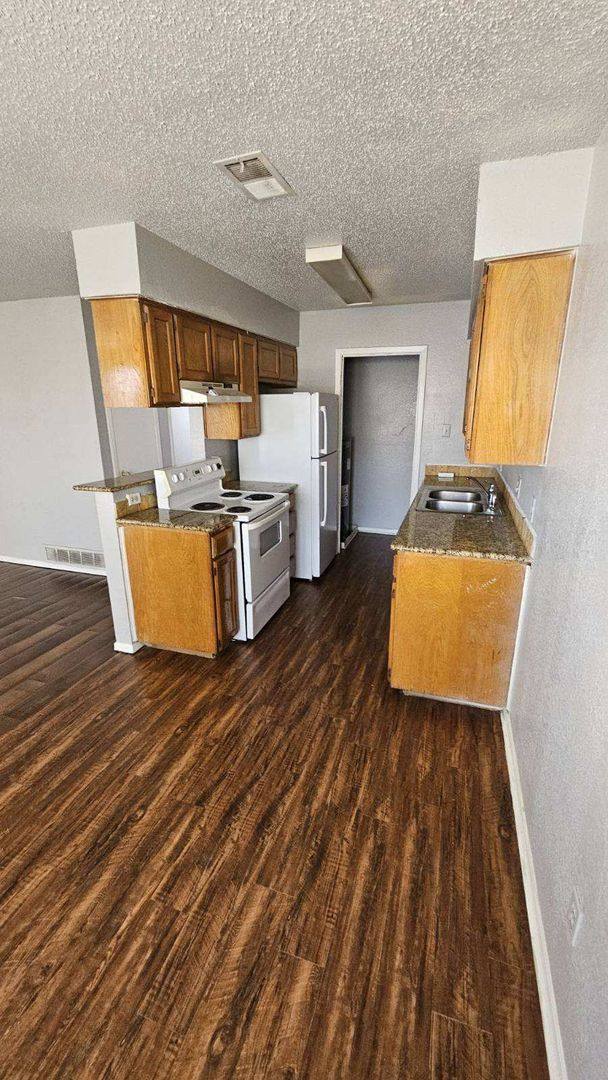 Apartment for rent at 4904 Brianhill Dr, Fort Worth, TX 76135