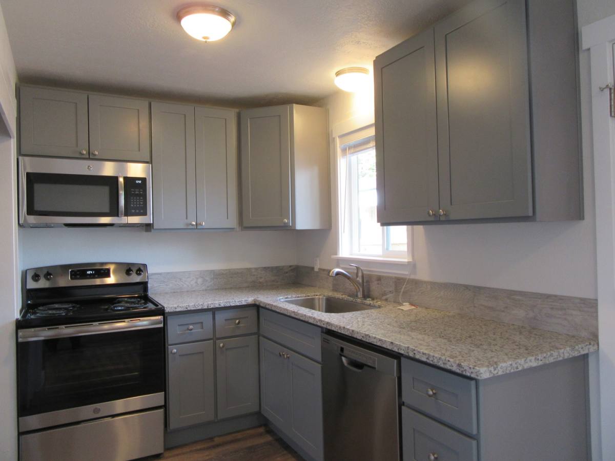 House for rent at 850 2nd Ave N, Kent, WA 98032
