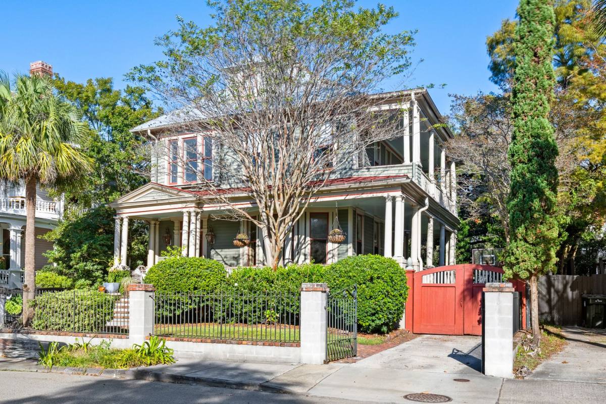 House for rent at 118 Rutledge Ave, Charleston, SC 29401