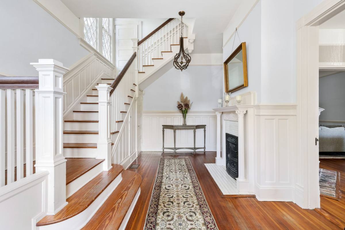 House for rent at 118 Rutledge Ave, Charleston, SC 29401