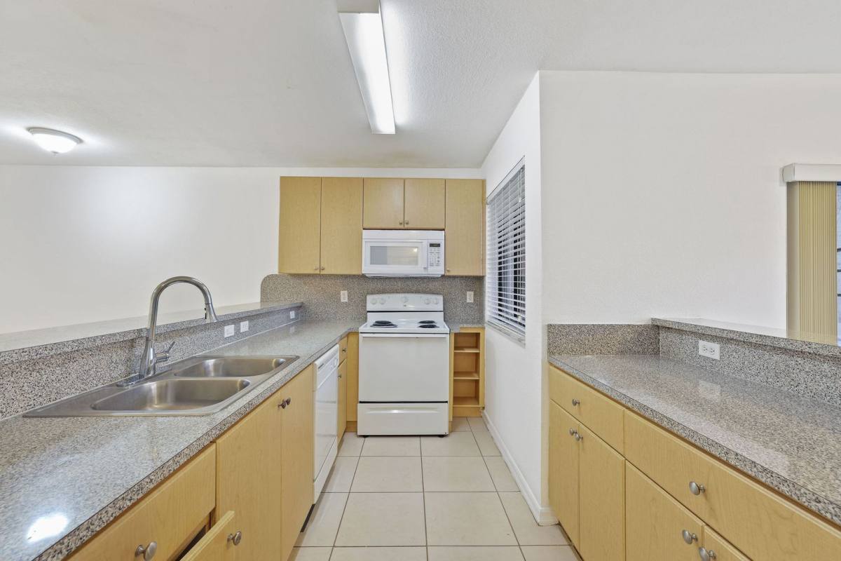 Townhouse for rent at 22721 SW 88 Place 10-19, Miami, FL 33190