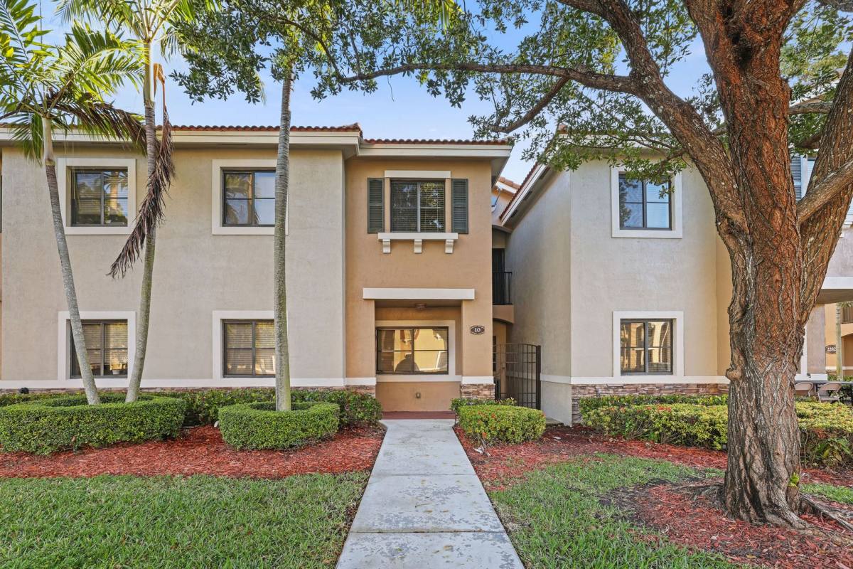 Townhouse for rent at 22721 SW 88 Place 10-19, Miami, FL 33190