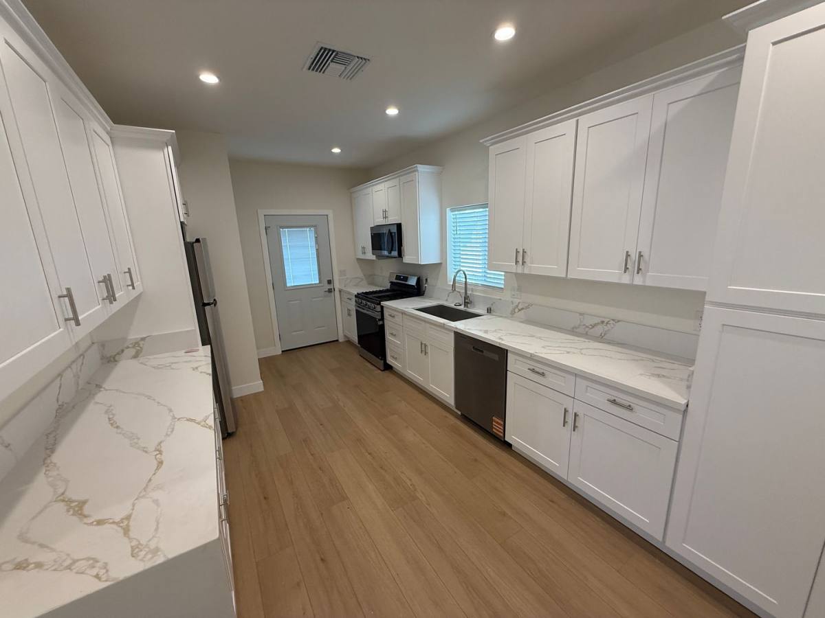 House for rent at 10959 Collins St, North Hollywood, CA 91601