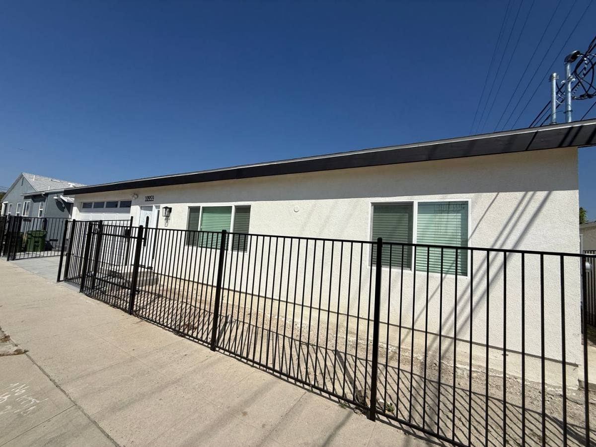 House for rent at 10959 Collins St, North Hollywood, CA 91601