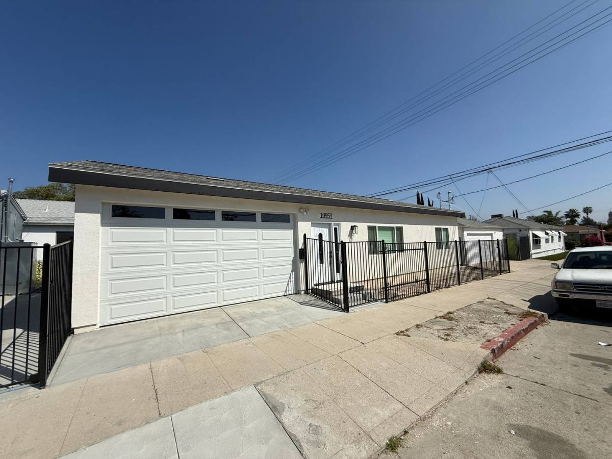 House for rent at 10959 Collins St, North Hollywood, CA 91601