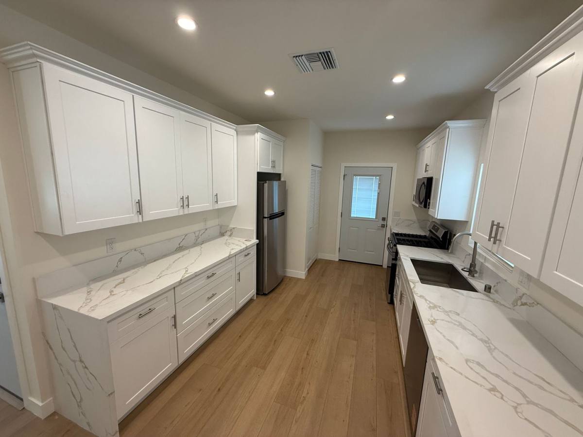 House for rent at 10959 Collins St, North Hollywood, CA 91601