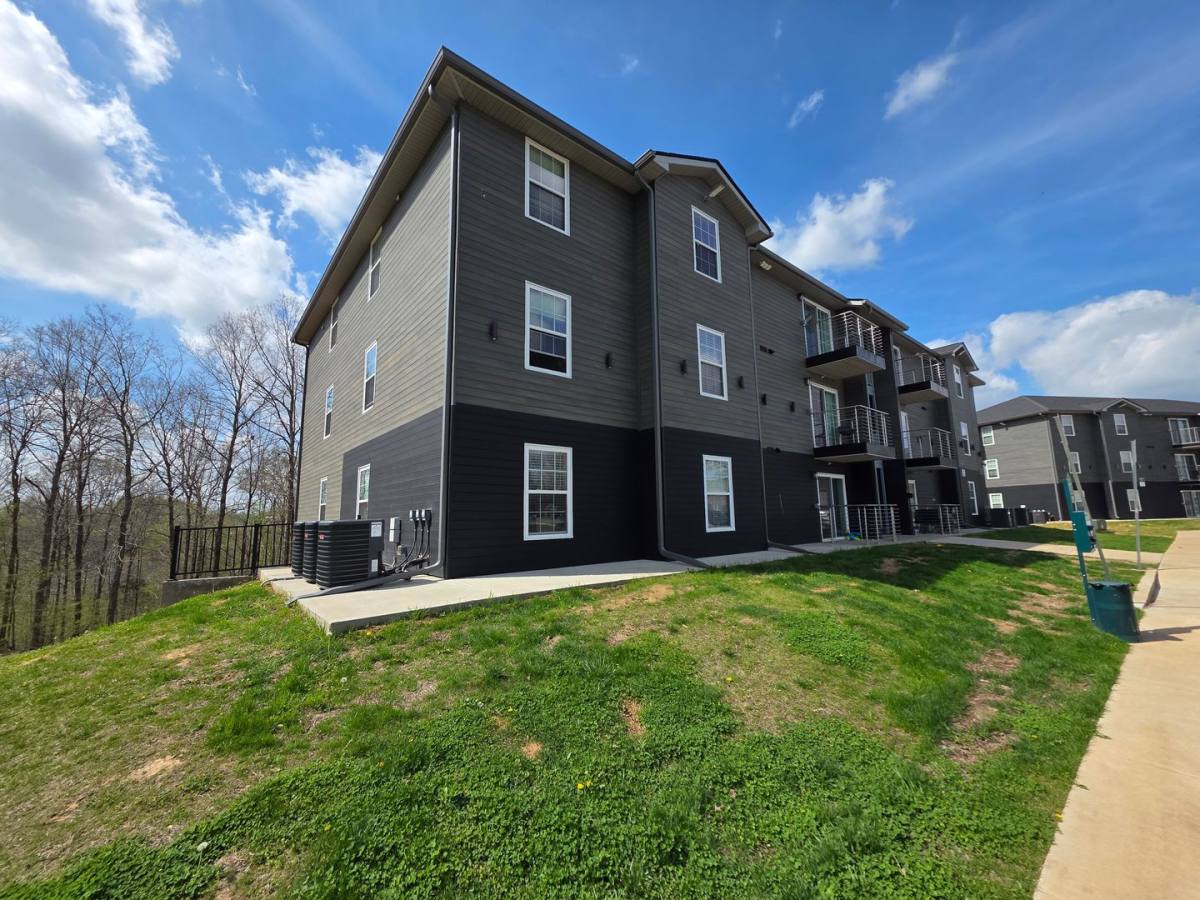 Apartment for rent at 543 Peachers Mill Rd, Clarksville, TN 37042