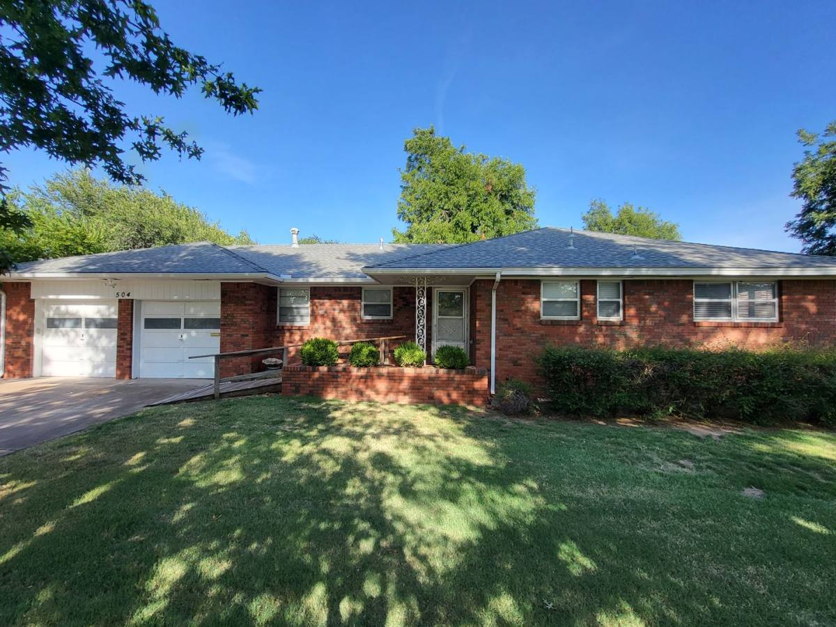 House for rent at 504 N Blvd, Edmond, OK 73034