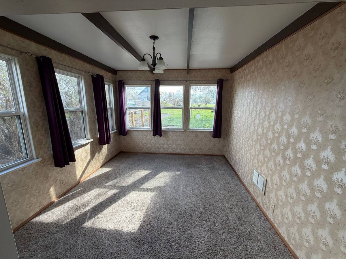 House for rent at 4305 Altamont St, Klamath Falls, OR 97603