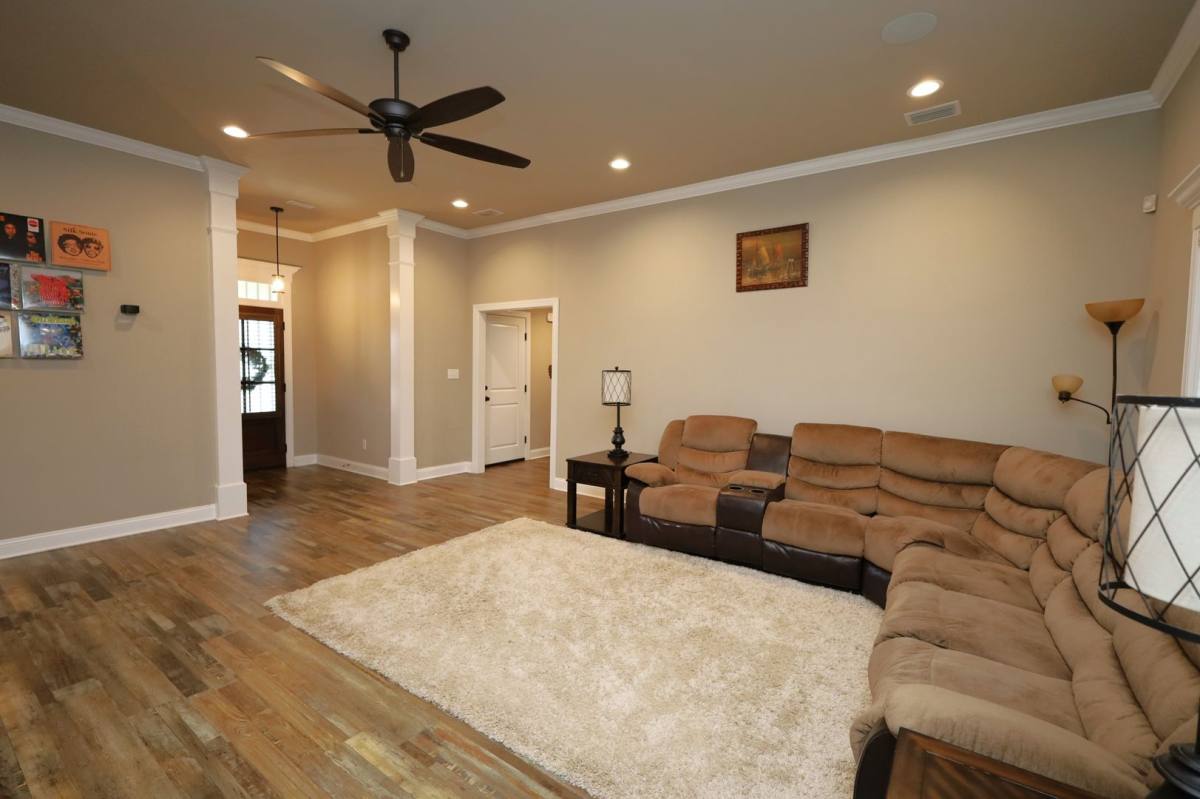House for rent at 124 Floyd McNeal Dr, Hahira, GA 31632