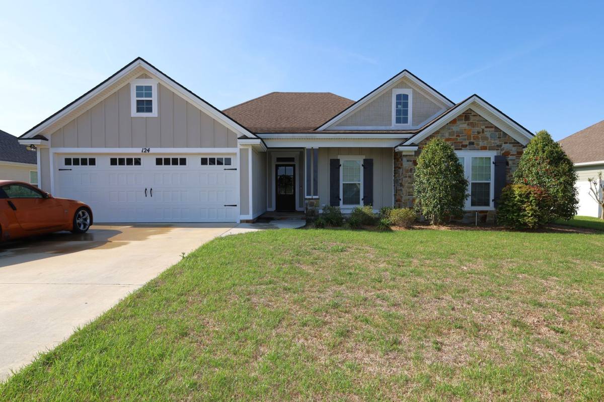 House for rent at 124 Floyd McNeal Dr, Hahira, GA 31632