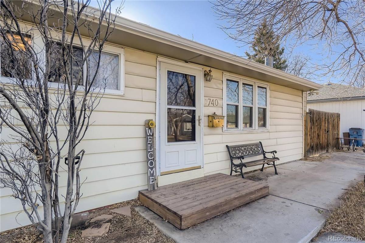 House for rent at 740 Iola St, Aurora, CO 80010