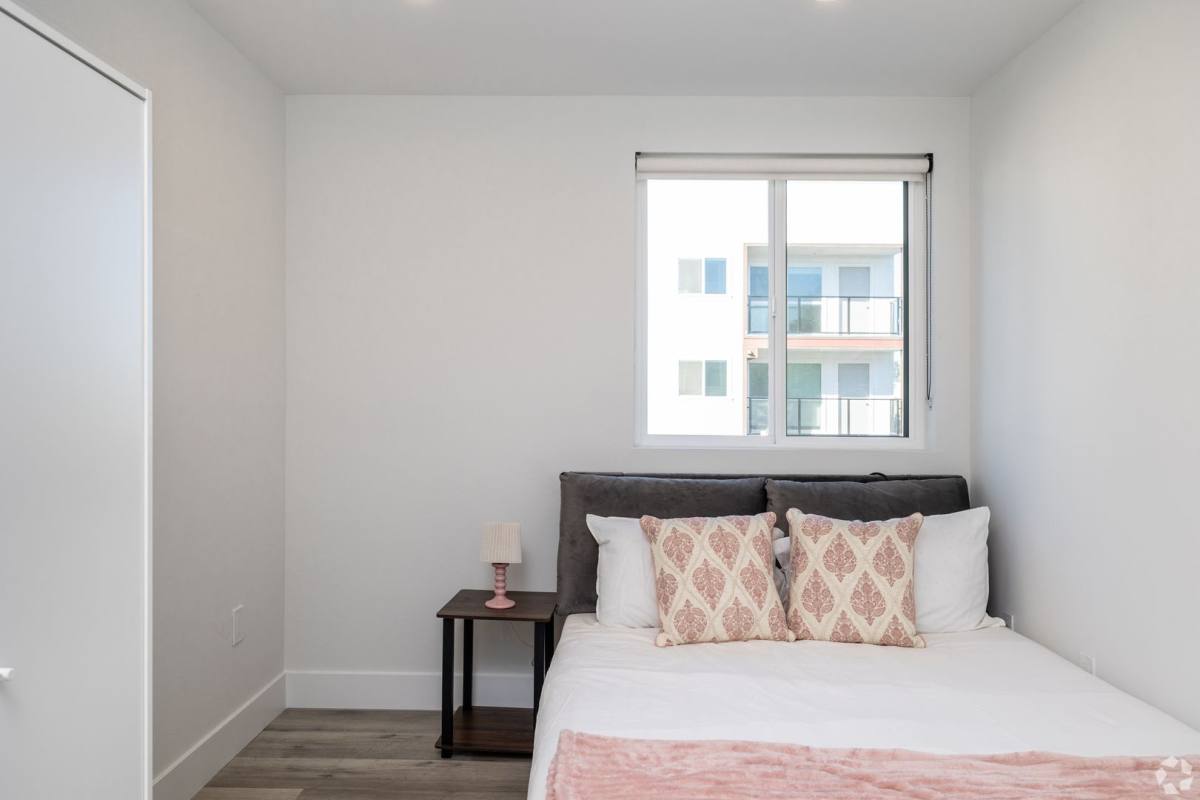 Apartment for rent at 3507 1 2 S Budlong Ave, Los Angeles, CA 90007
