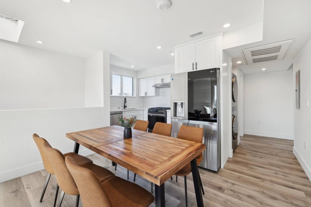 Apartment for rent at 3507 1 2 S Budlong Ave, Los Angeles, CA 90007