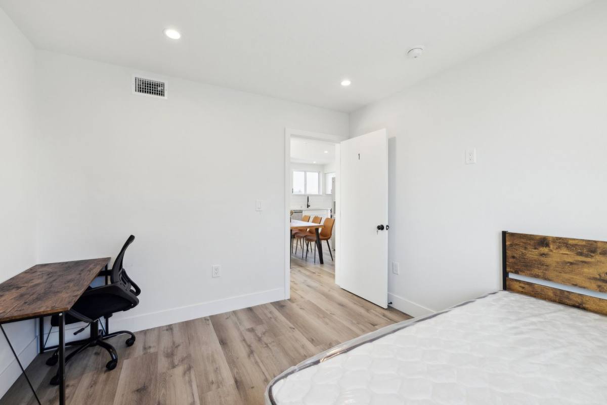 Apartment for rent at 3507 1 2 S Budlong Ave, Los Angeles, CA 90007
