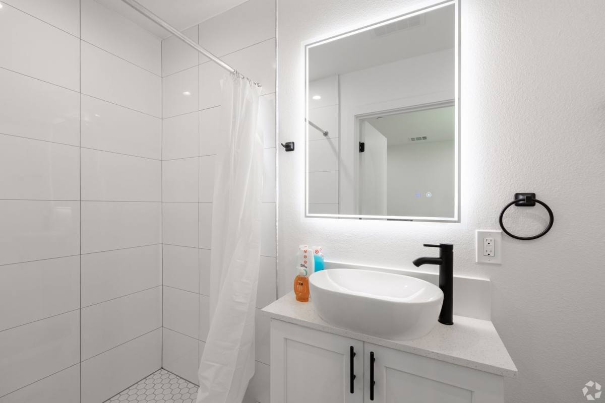 Apartment for rent at 3507 1 2 S Budlong Ave, Los Angeles, CA 90007