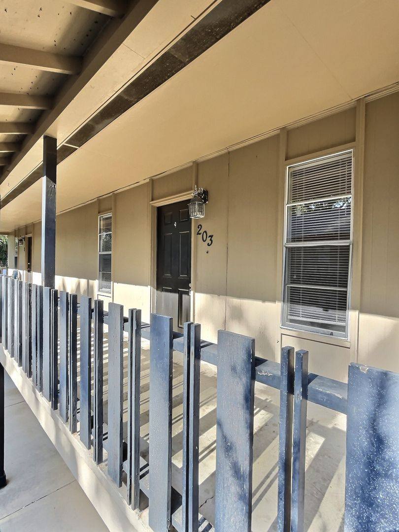 Apartment for rent at 318 Porter Ave, Ocean Springs, MS 39564
