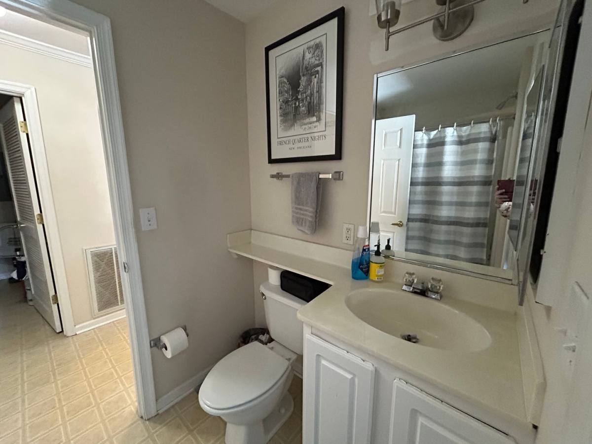 Apartment for rent at 215 Knollwood Dr, Blacksburg, VA 24060