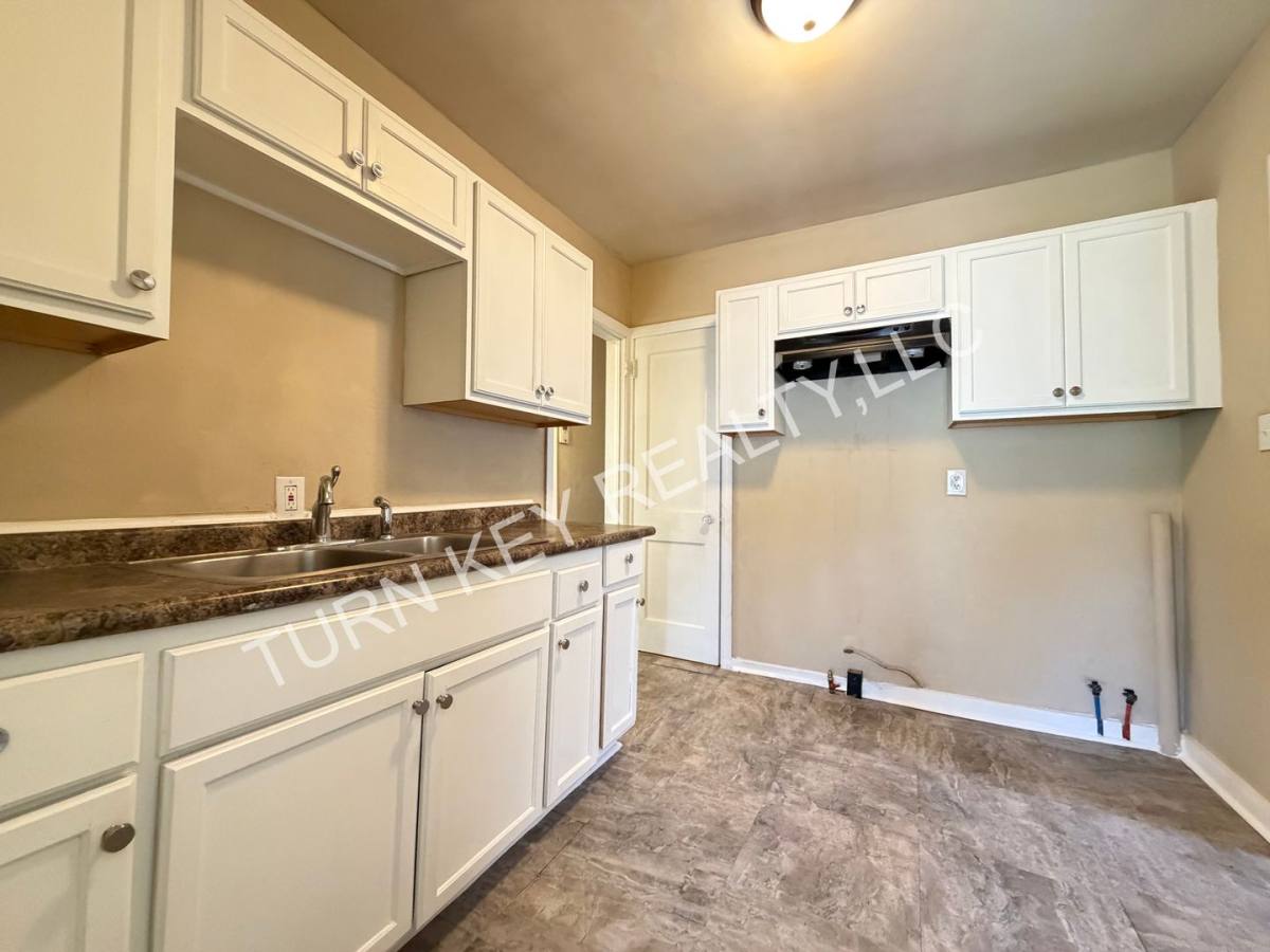 House for rent at 305 McPherson Ave, Birmingham, AL 35228